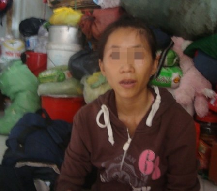 Người mẹ vô tâm, bất cẩn là một trong những nguyên nhân khiến con gái họ bị cha dượng lạm dụng