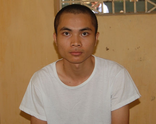 Mo cua cuon nhu... chu nha de an trom hinh anh