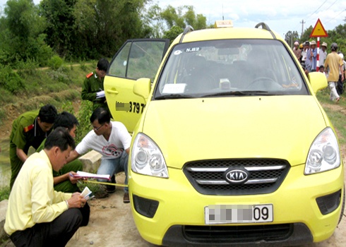 Cap doi cuop do cua lai xe taxi sa luoi hinh anh