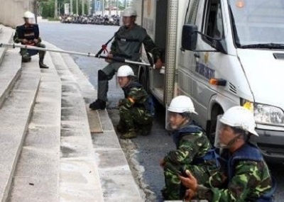 Nhieu nguoi nhao nhac vi hop buu pham la hinh anh