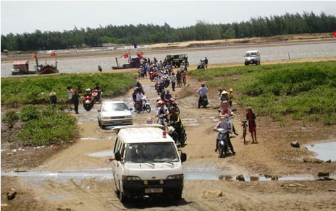 Giang ho di tau phao truy sat nguoi tren song hinh anh