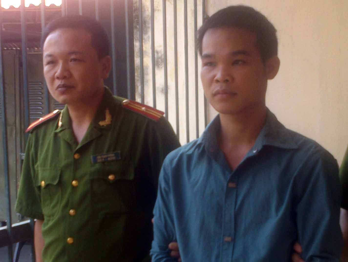 Chan dung ga trai chuyen gio tro doi bai sau chau nhau hinh anh