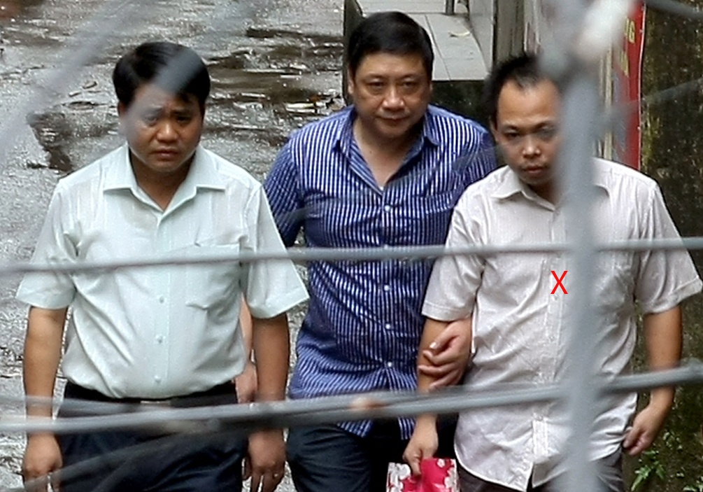 Thu truong Cong an chi dao som xet xu ke khong che con tin hinh anh