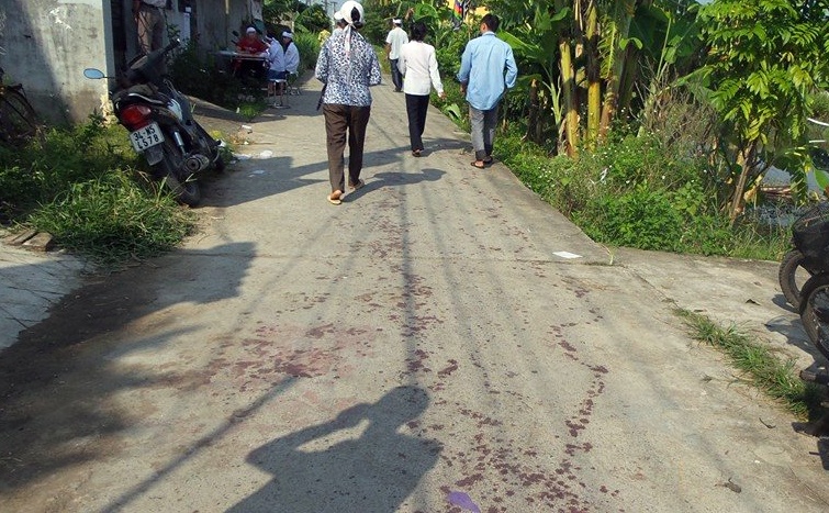 Chong tre chem vo tu nha tam ra duong lien thon hinh anh