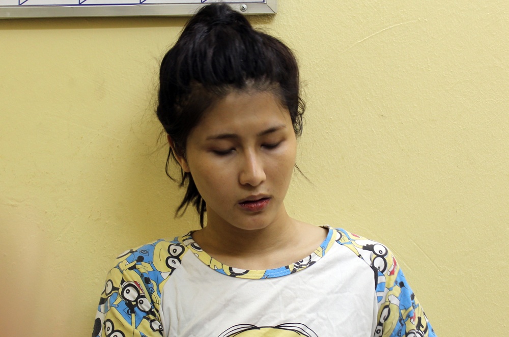 Hot girl tại cơ quan công an