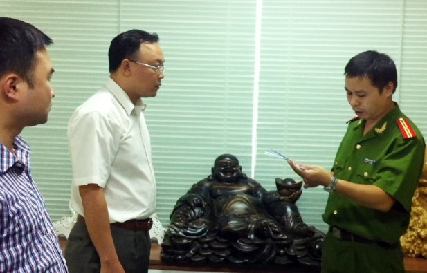 Tong giam doc dieu hanh cong ty san vang ao bi bat hinh anh