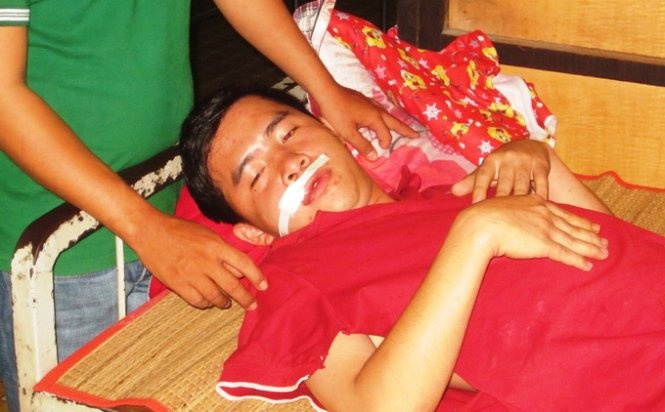 Tam dinh chi pho cong an xa no sung ban dan hinh anh