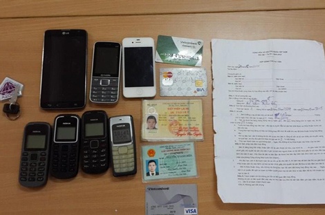 Doi no khong thanh, 3 giam doc cong ty quang cao bi bat hinh anh