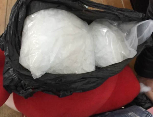 Don 1,3 kg ma tuy trong bung thu nhoi bong hinh anh
