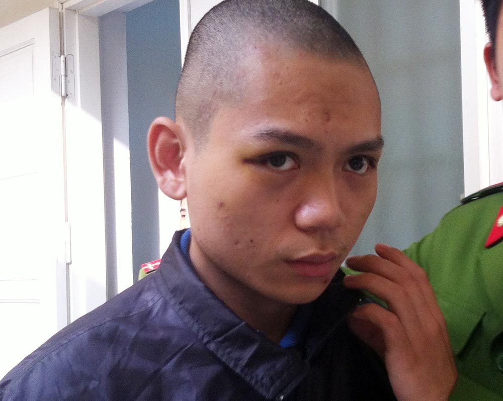 Thanh niên 21 tuổi