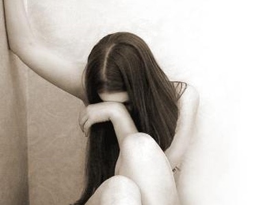 'Tu ong' chuyen tung anh gai ban dam len web sex hinh anh