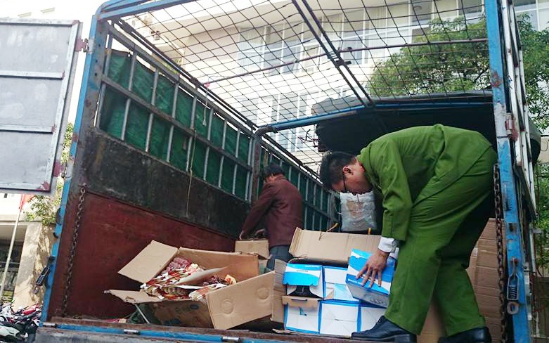 Tam giu 40 tan hang lau cho ban dip Tet At Mui hinh anh