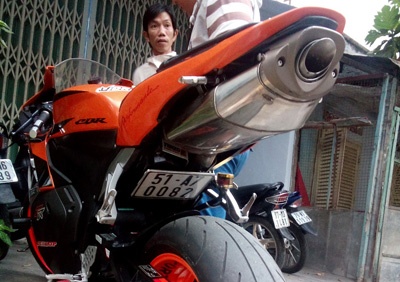 Dung roi dien dinh cuop xe may phan khoi lon hinh anh