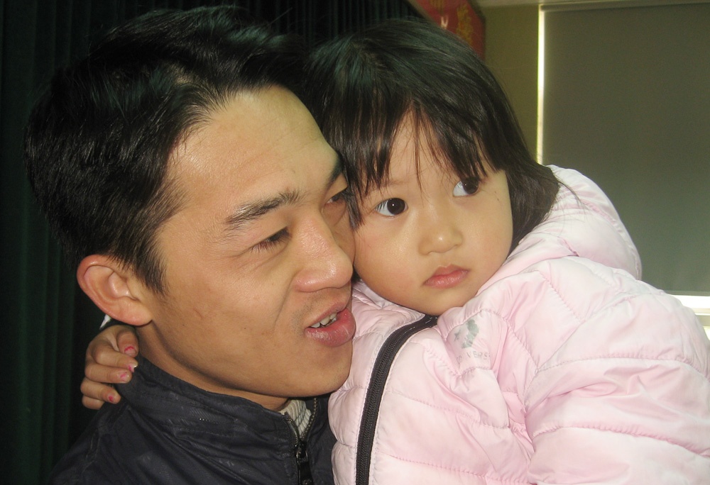 Theo cơ quan điều tra, cháu Hằng bị Vũ Thị Thúy Liễu (44 tuổi, ở xã Mai Lâm, Đông Anh) bắt cóc nhằm tống tiền gia đình.