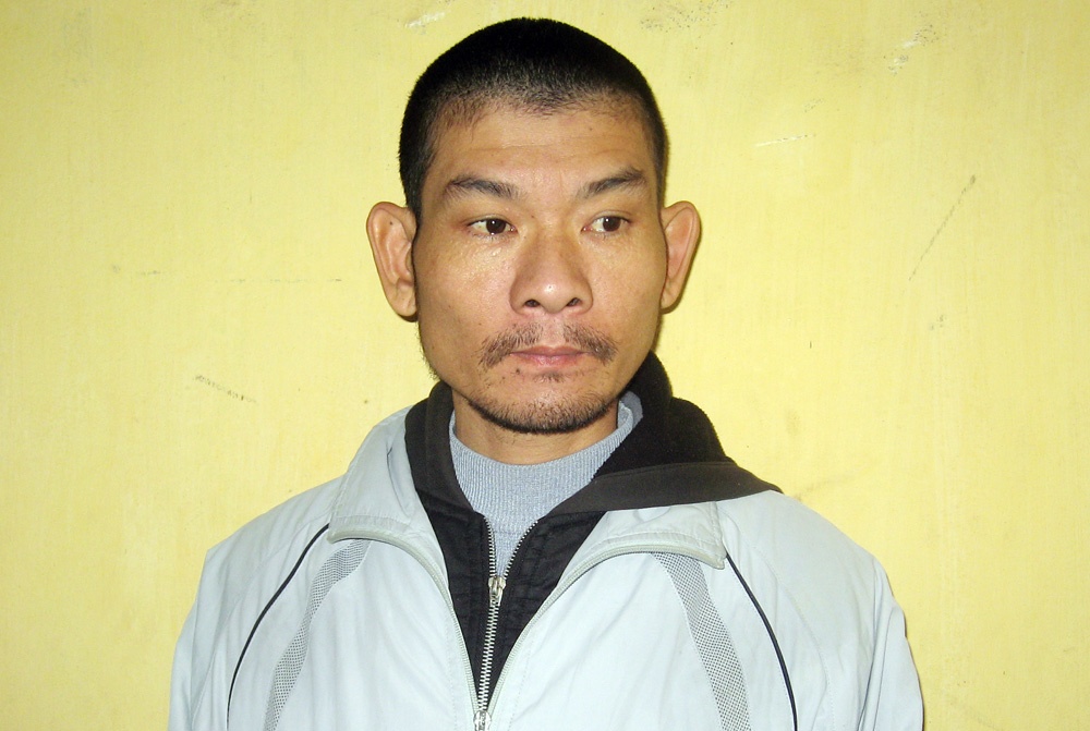 Cap doi mac ca chuyen quan he tinh duc truoc khi di trom hinh anh