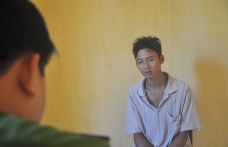 Tranh cai ve hinh xam… dam thung tim ban nhau hinh anh