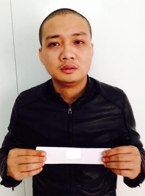 Cao Xuân Quát tới cơ quan Công an đầu thú sau khi gây cái chết cho vợ.