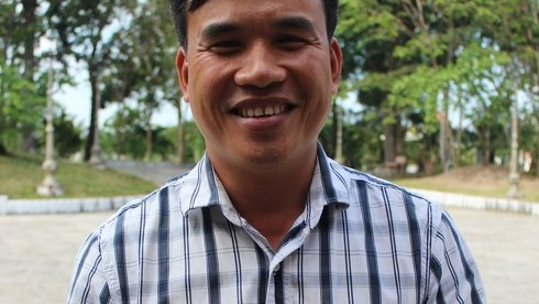 Anh Hoàng Tú Mai rạng rỡ và tự tin trong ngày trở lại thăm nơi từng chấp hành án phạt tù.