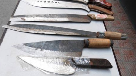 Phu xe 16 tuoi bi dam thung bung trong cuoc au da hinh anh