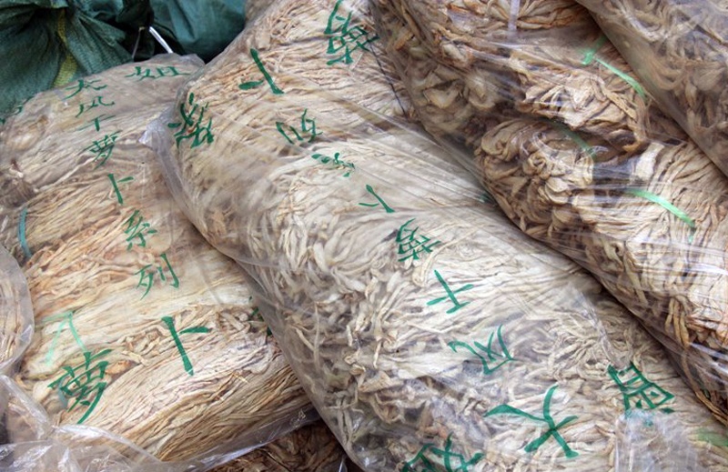 Qua kiểm đếm, nhà chức trách xác định có tổng cộng 200 túi củ cải khô, mỗi túi trọng lượng 10kg (tương đương 2 tấn hàng).