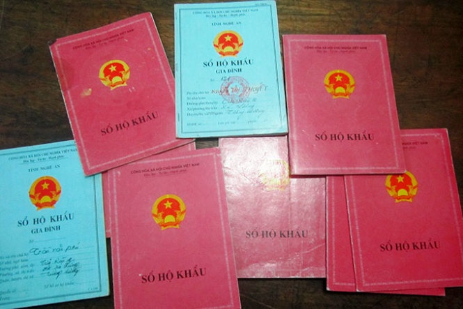 Hai pho cong an xa cho ca tram nguoi nhap khau 'chui' hinh anh