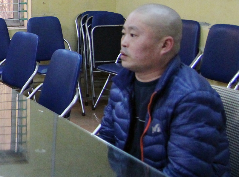 Man kich vung cua ga dau troc gia canh sat hinh anh