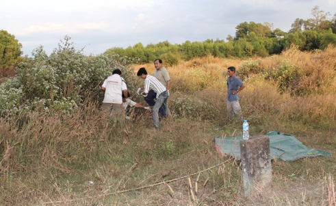 Cơ quan chức năng tổ chức khám nghiệm hiện trường.