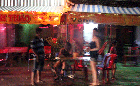 Pha cac dong mai dam o 'xom den mau' hinh anh