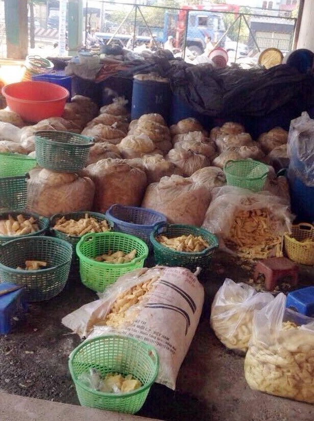 Cảnh sát thu giữ 43 tấn măng ngâm hóa chất và 15kg hóa chất không rõ nhán mác không rõ nguồn gốc xuất xứ. Đây được xem la vụ phát hiện măng tẩm hóa chất lần đầu tiên bị phát hiện, số lượng lớn.