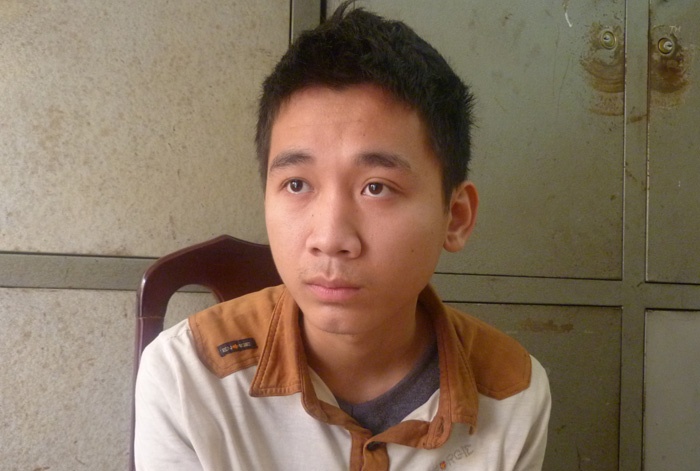 Công tại cơ quan công an.