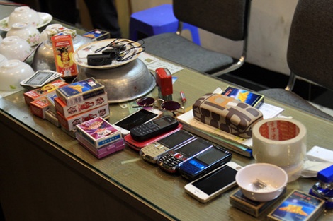 Các thiết bị chơi “cờ bạc bịp”. Ảnh: Công an nhân dân.