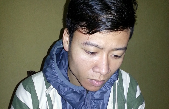 Nam sinh chuyen chup anh khoa than cho gai ban dam hinh anh