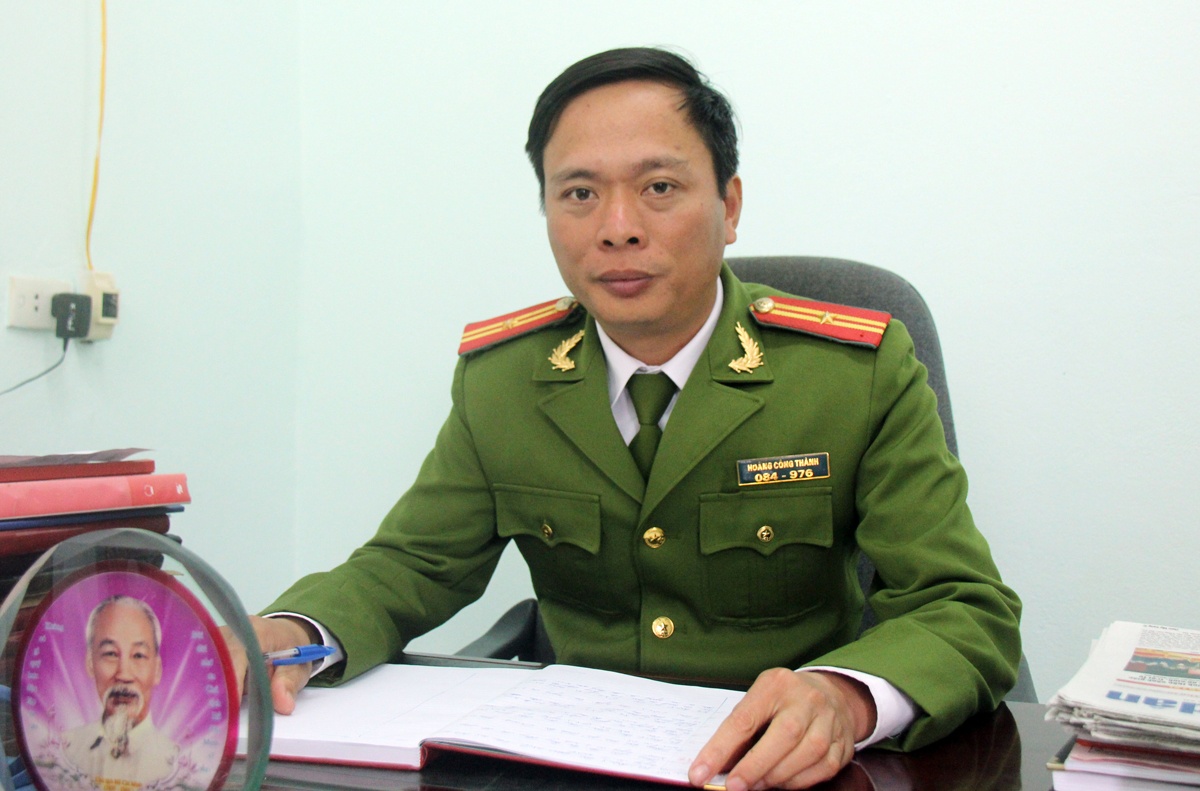 Thiếu tá Hoàng Công Thành chia sẻ về thời gian Luyện bị giam giữ. Ảnh: Việt Đức.