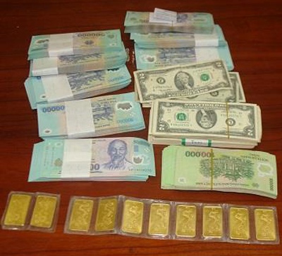9X trom tien ty bi bat khi dang cho ban gai hinh anh