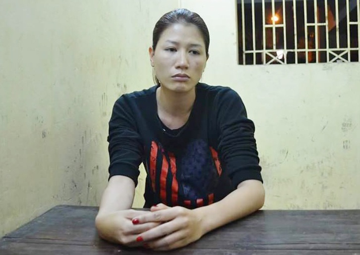 Trang Tran roi nuoc mat nhan loi trong don cong an hinh anh