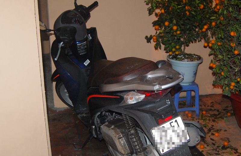 Ten trom SH chem cong an giua pho de thoat than hinh anh