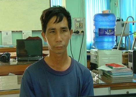 Bat nghi pham chich dien giet nguoi, cuop tien ban dat hinh anh