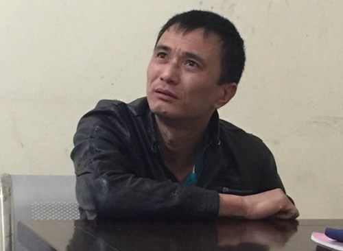 Chuc canh sat vay bat ke mang lenh truy na dang nhau hinh anh