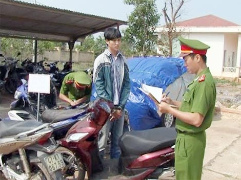 Trom 28 xe may chi de choi... ma tuy hinh anh