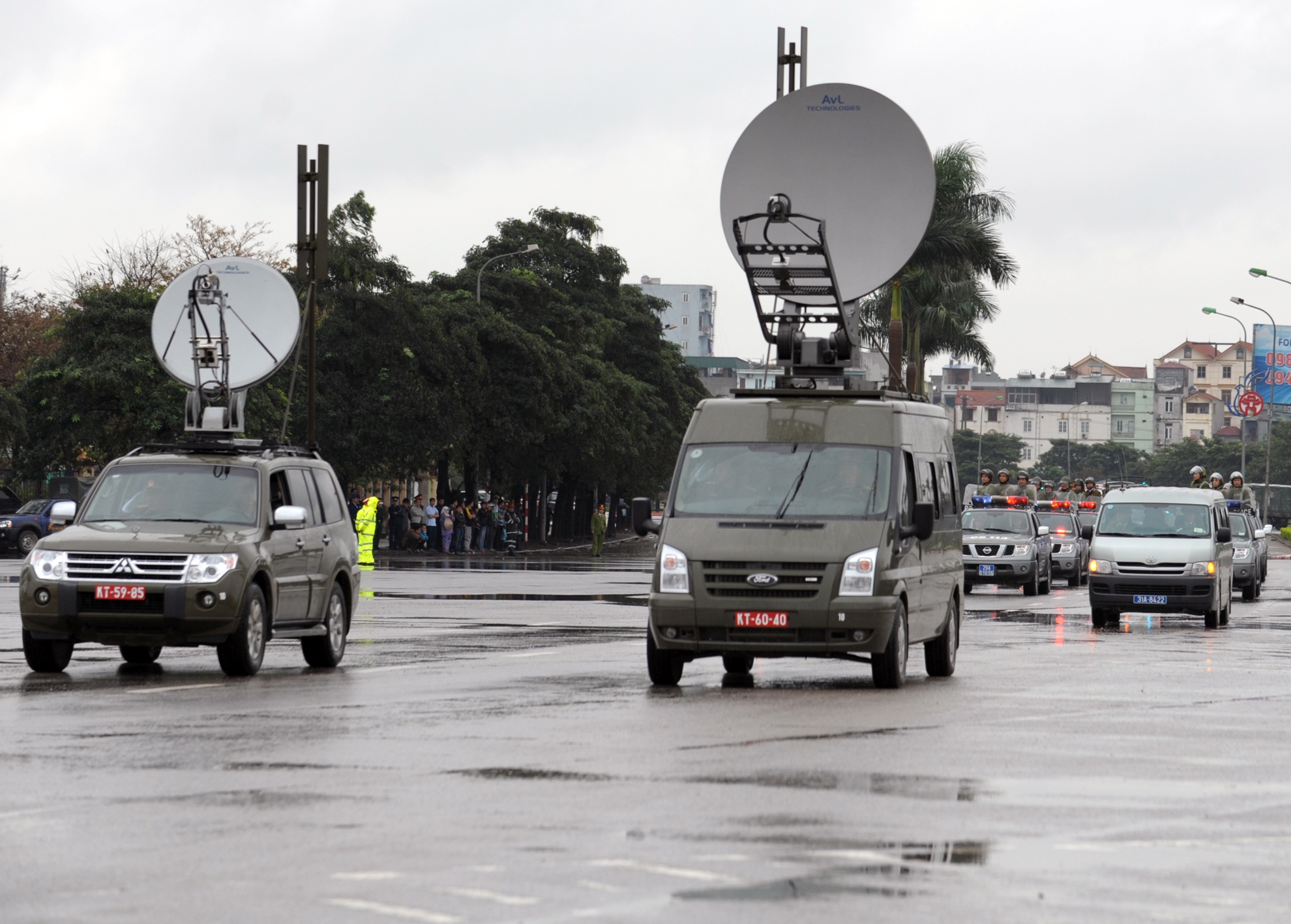 11.	XE chỉ huy thôn tin của BTL TĐ, 