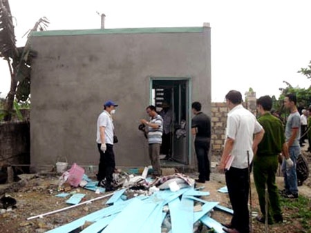 Hiện trường vụ nổ mìn tự sát. Ảnh: Tiền phong.