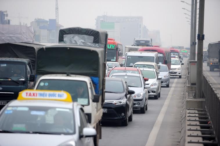 Hai vu tai nan lien tiep, cao toc Long Thanh un xe hon 3 gio hinh anh