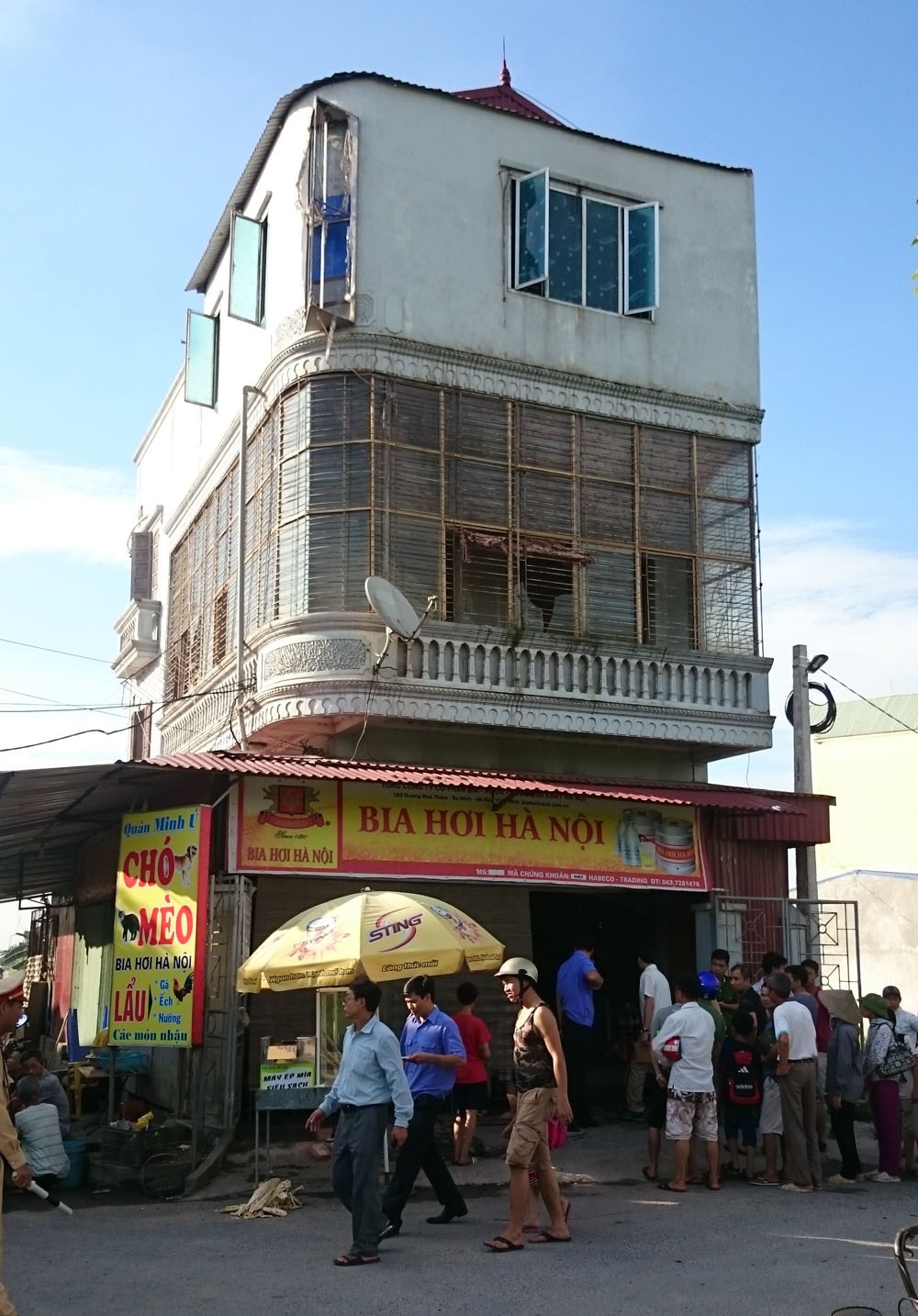 Vụ hỏa hoạn tại ngôi nhà 3 tầng được Cảnh sát PCCC kịp dập tắt. Ảnh: Việt Đức.