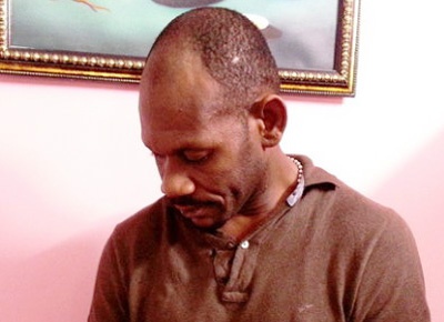 Eluma Francis Chukwubueze người Nigieria bị bắt khẩn cấp tại một khách sạn ở Q.1