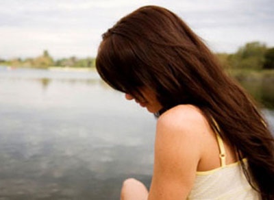 Ong bo trang dem bat ke hai doi con gai hinh anh