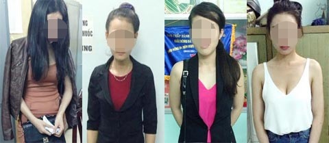 Bốn người mẫu môi giới mại dâm tại cơ quan công an. Ảnh: Công an cung cấp.