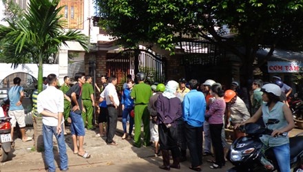 Nghi an chong giet vo mang bau 2 thang roi tu sat hinh anh