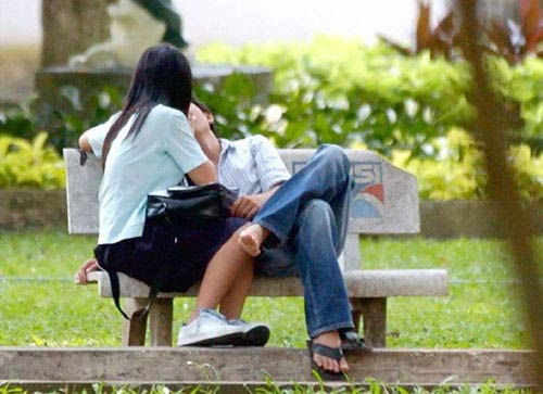 Nu sinh 15 tuoi tron nha di cung nguoi dan ong bo vo hinh anh