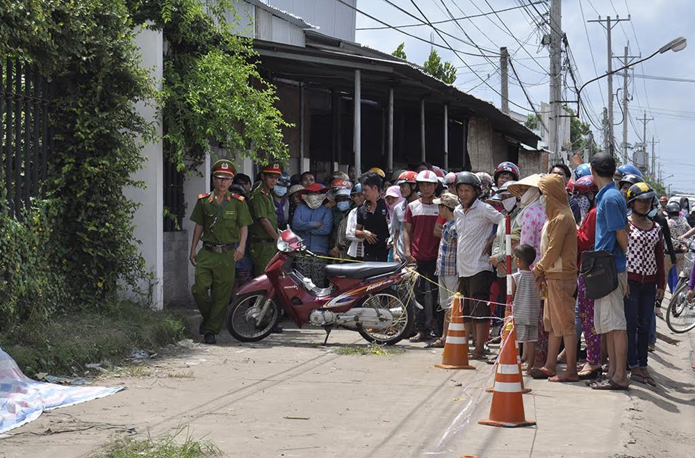 Người dân nơi xảy ra vụ án mạng cho biết, gia đình nạn nhân sống rất tốt, có nhiều đóng góp tích cực cho công tác an sinh xã hội ở địa phương