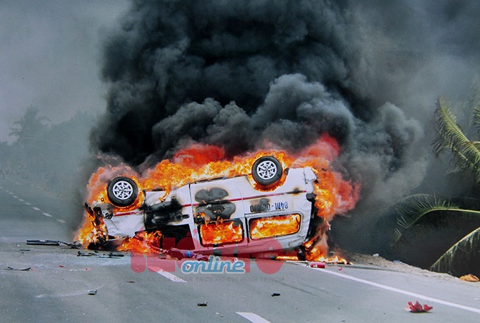 Tong xe may, xe cap cuu boc chay khung khiep, hai nguoi chet hinh anh